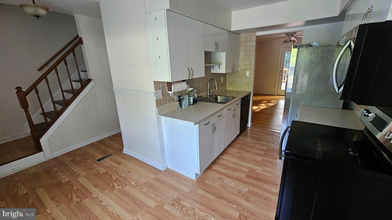14662 Keeneland Cir - Photo 3 of 22