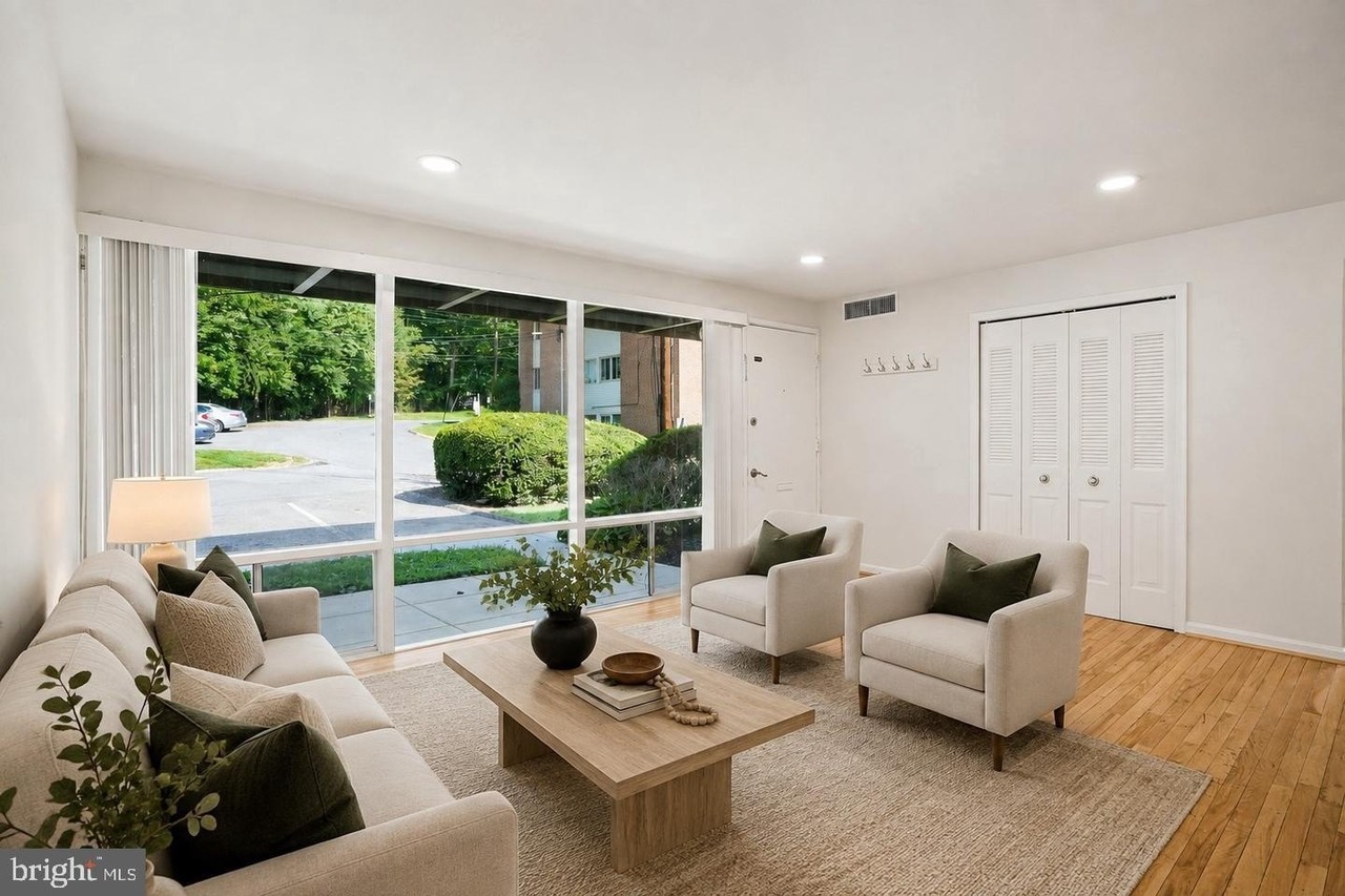 180 Talbott St #104 - Photo 4 of 11