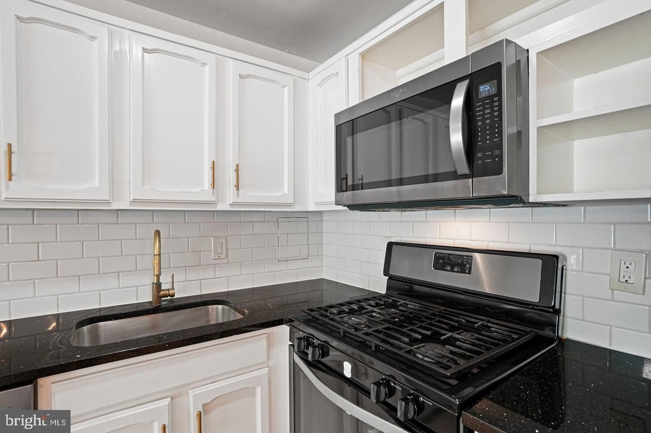 180 Talbott St #104 - Photo 6 of 11