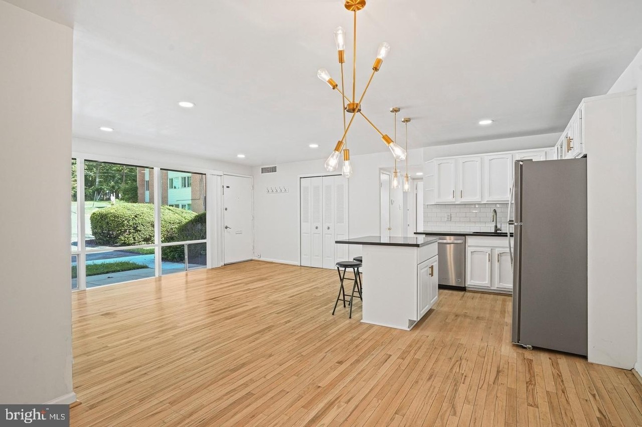 180 Talbott St #104 - Photo 7 of 11