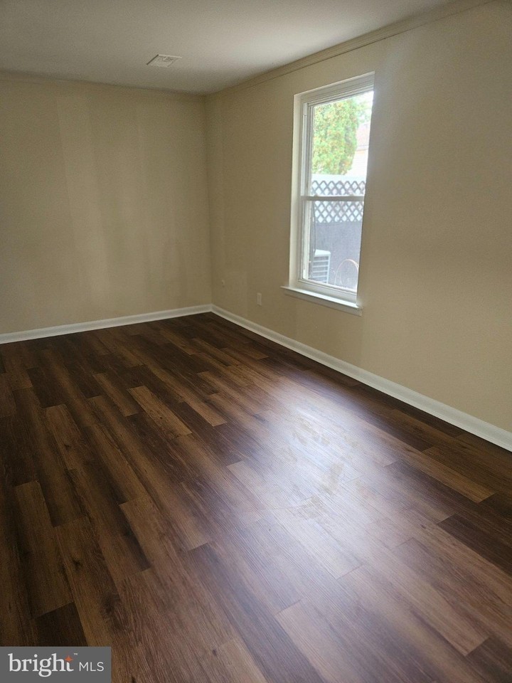 6341 Congress Ct - Photo 3 of 12