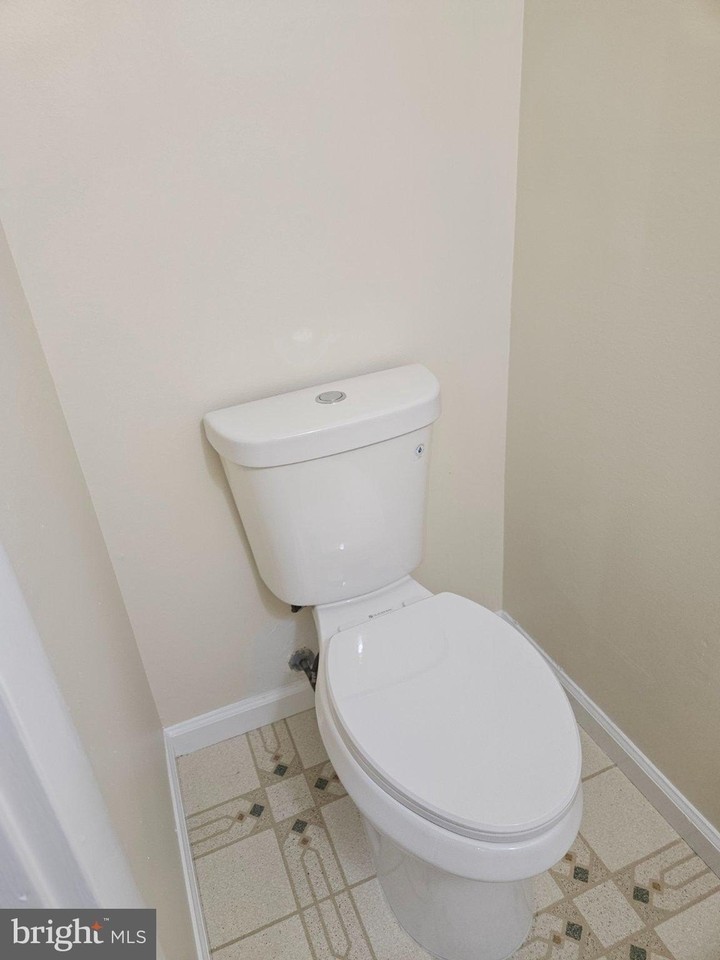 6341 Congress Ct - Photo 7 of 12
