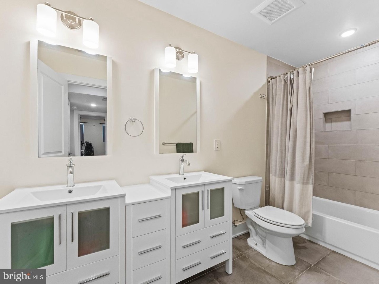 1950 N 6th St #3 - Photo 7 of 19