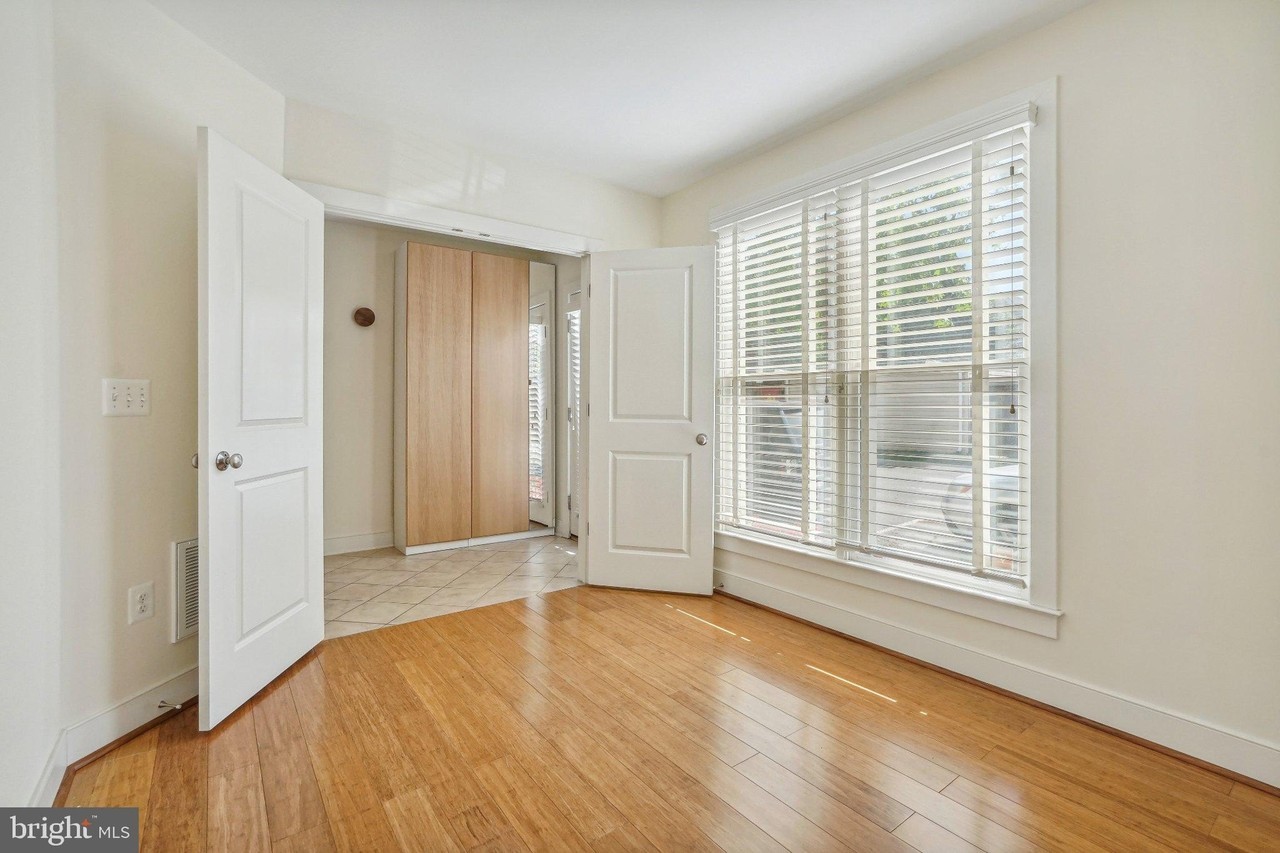 916 Pete Jones Way - Photo 4 of 25