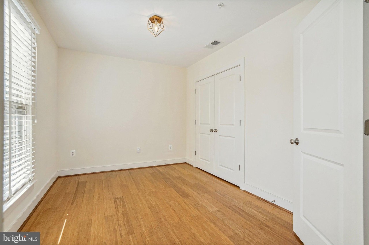 916 Pete Jones Way - Photo 5 of 25