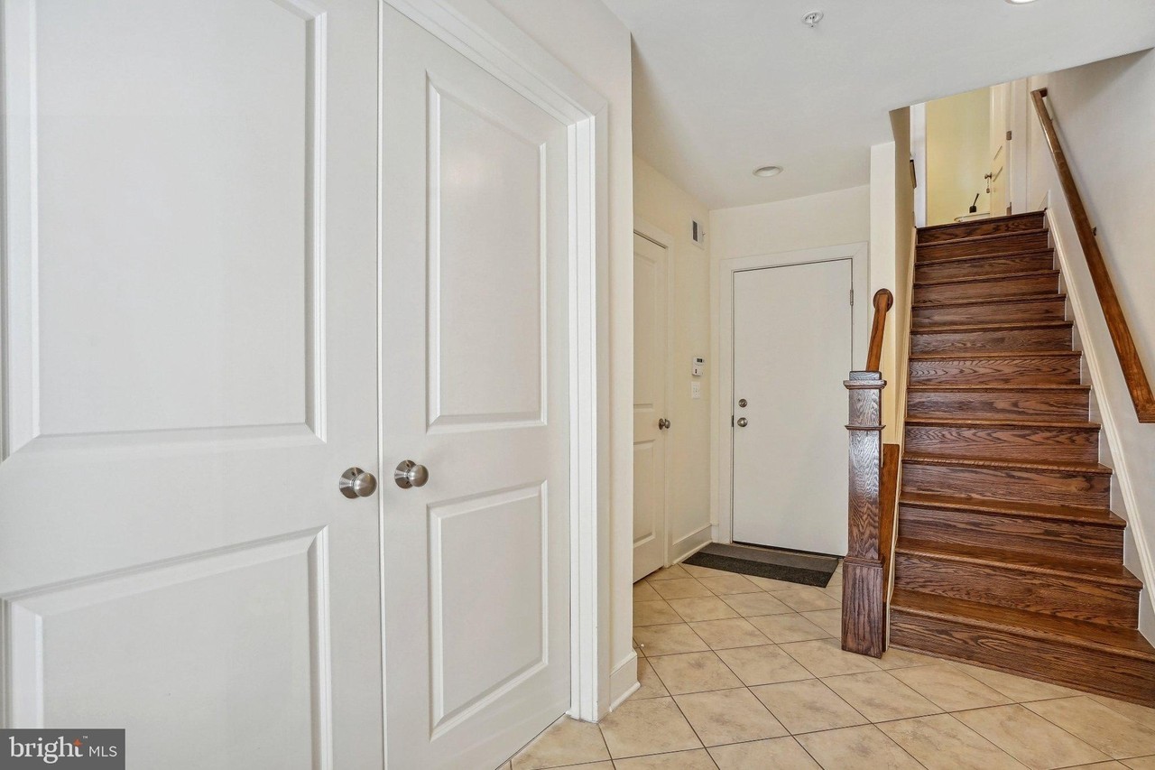 916 Pete Jones Way - Photo 6 of 25