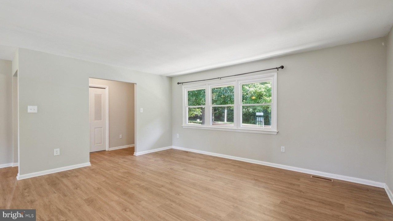 7432 Porch Rd - Photo 6 of 20