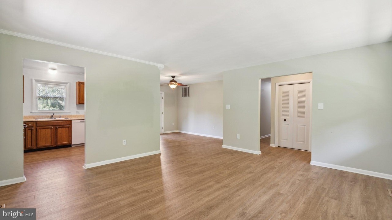 7432 Porch Rd - Photo 7 of 20