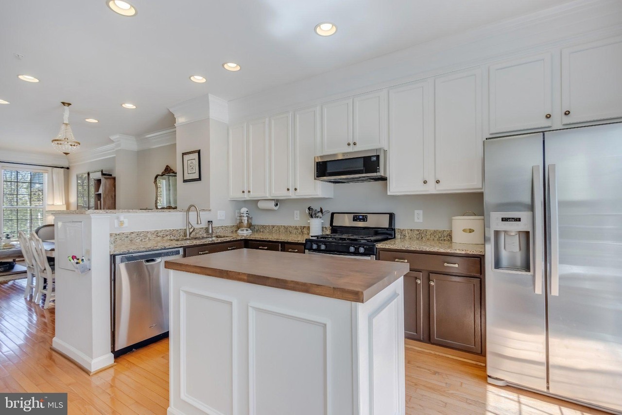 11429 Log Ridge Dr - Photo 6 of 34