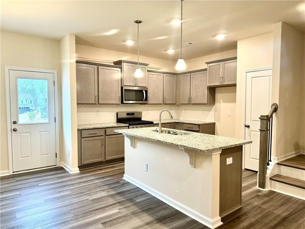 4031 Beckton Trl - Photo 3 of 39