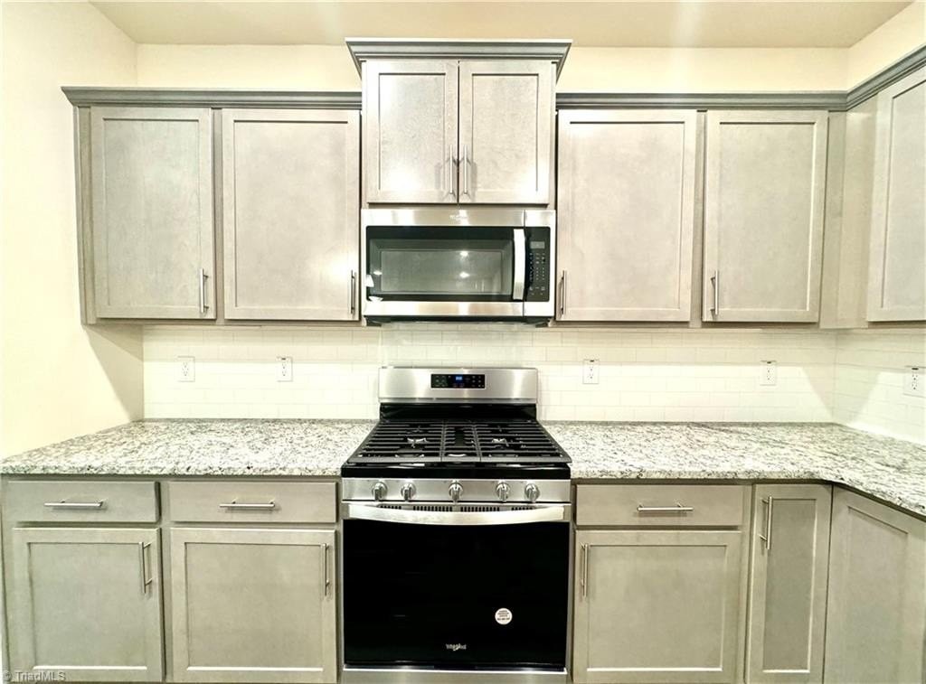 4031 Beckton Trl - Photo 7 of 39