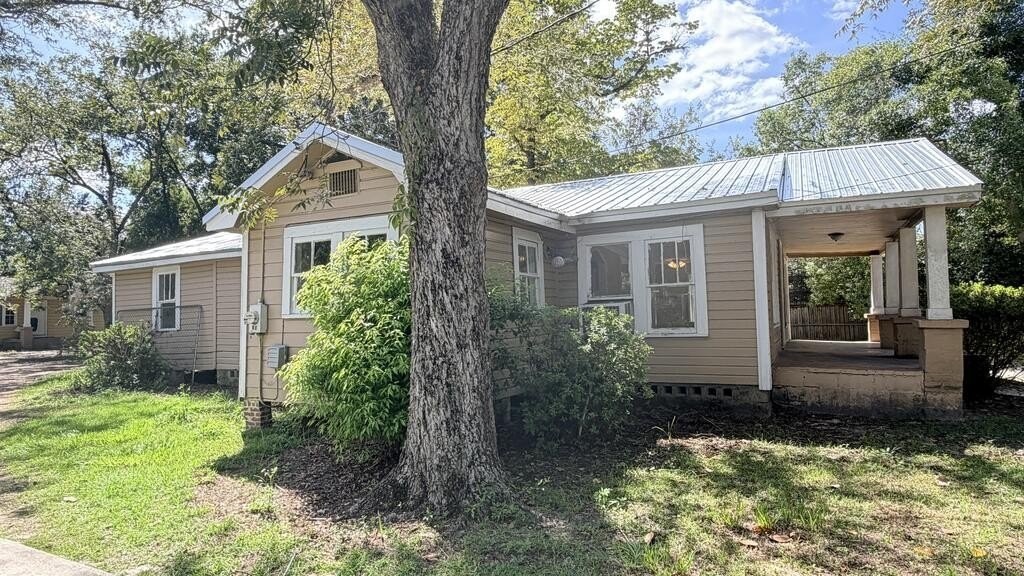 523 E Rogers St - Photo 5 of 15