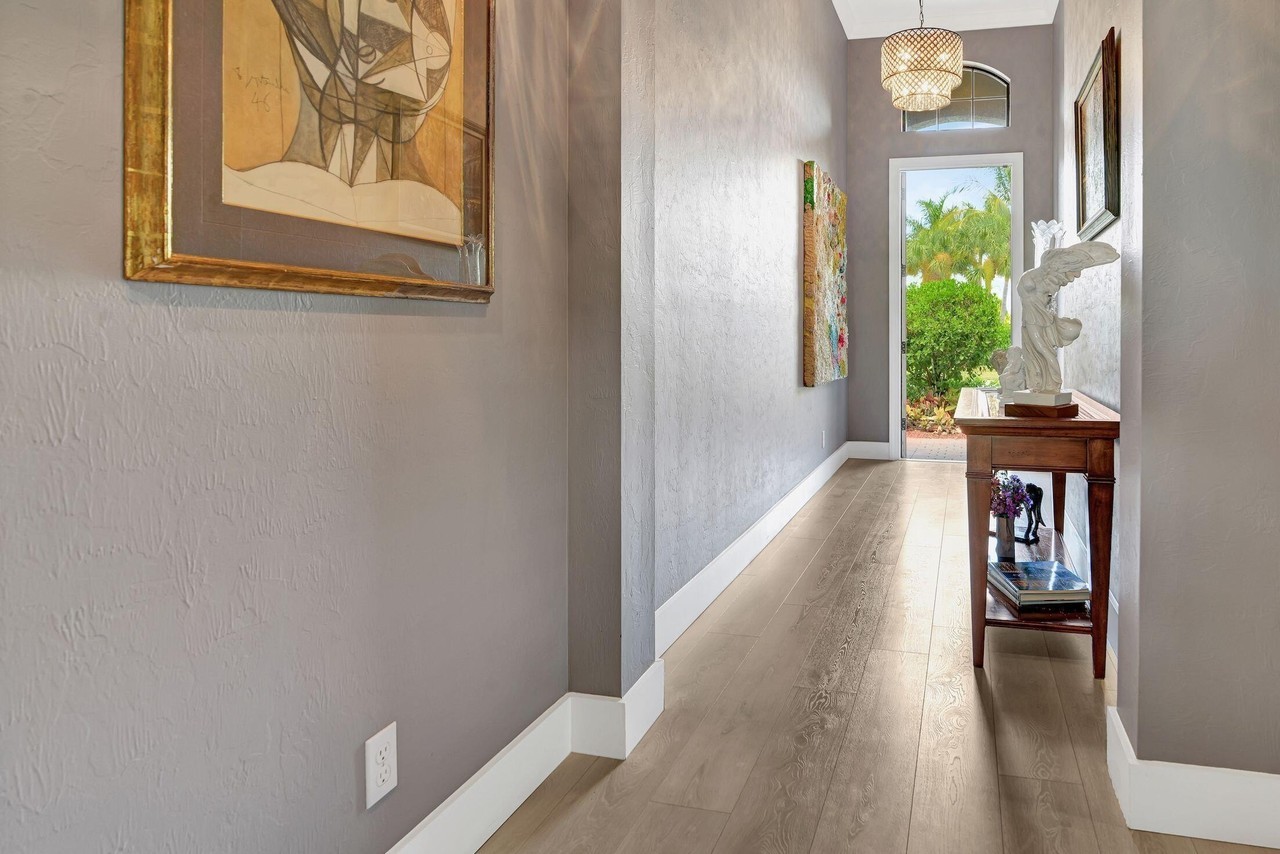 3600 Siena Cir - Photo 5 of 40