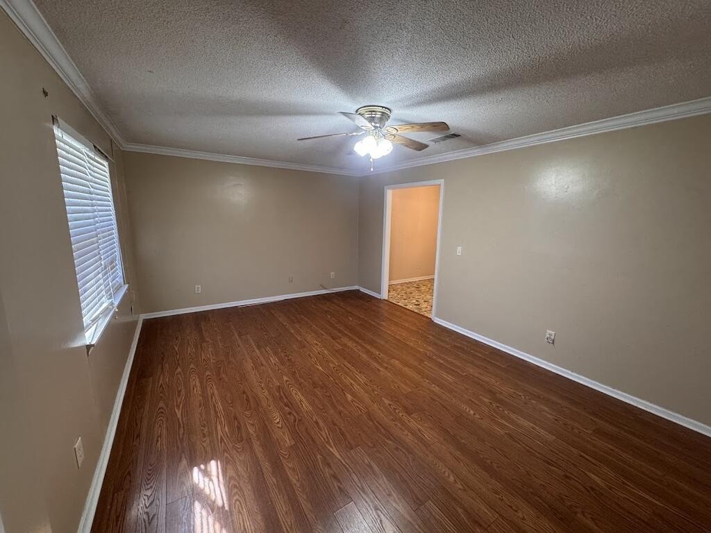 3416 Sweetbrier Rd - Photo 2 of 11