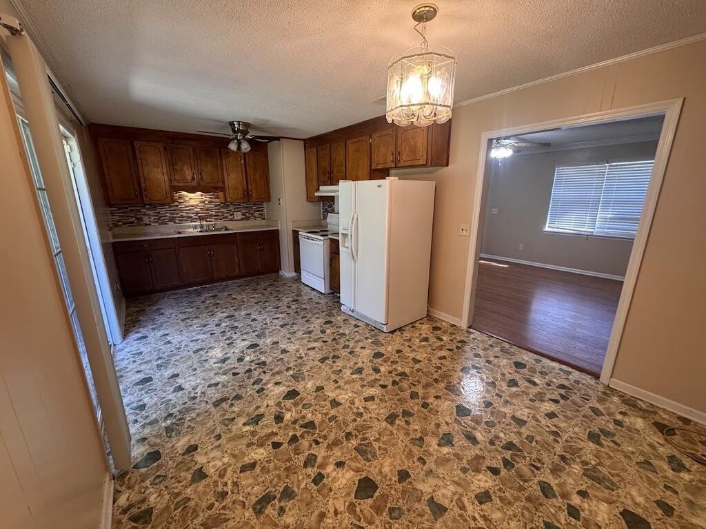 3416 Sweetbrier Rd - Photo 3 of 11