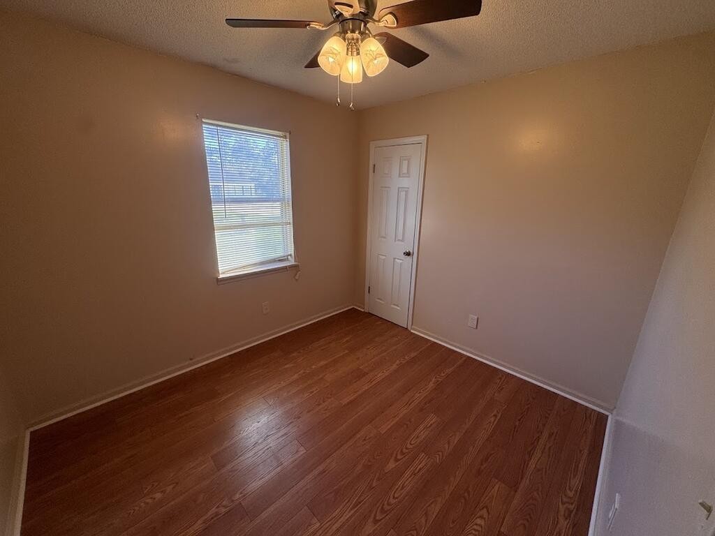3416 Sweetbrier Rd - Photo 5 of 11