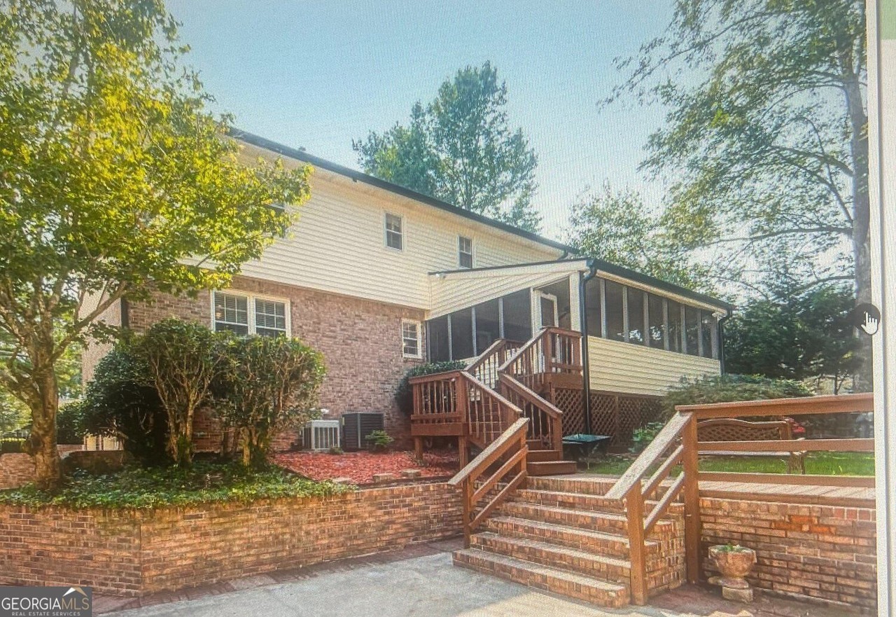 6546 Rosecommon Dr - Photo 4 of 50