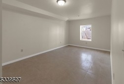 48 1st St Apt 3 #Apt 3