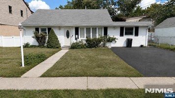 featured image of 70 Hahn Ave