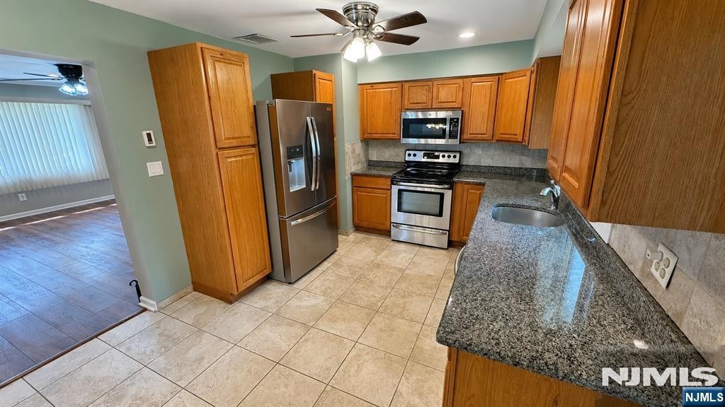 70 Hahn Ave - Photo 5 of 15