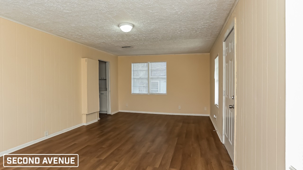 544 E 60th St - Photo 5 of 19