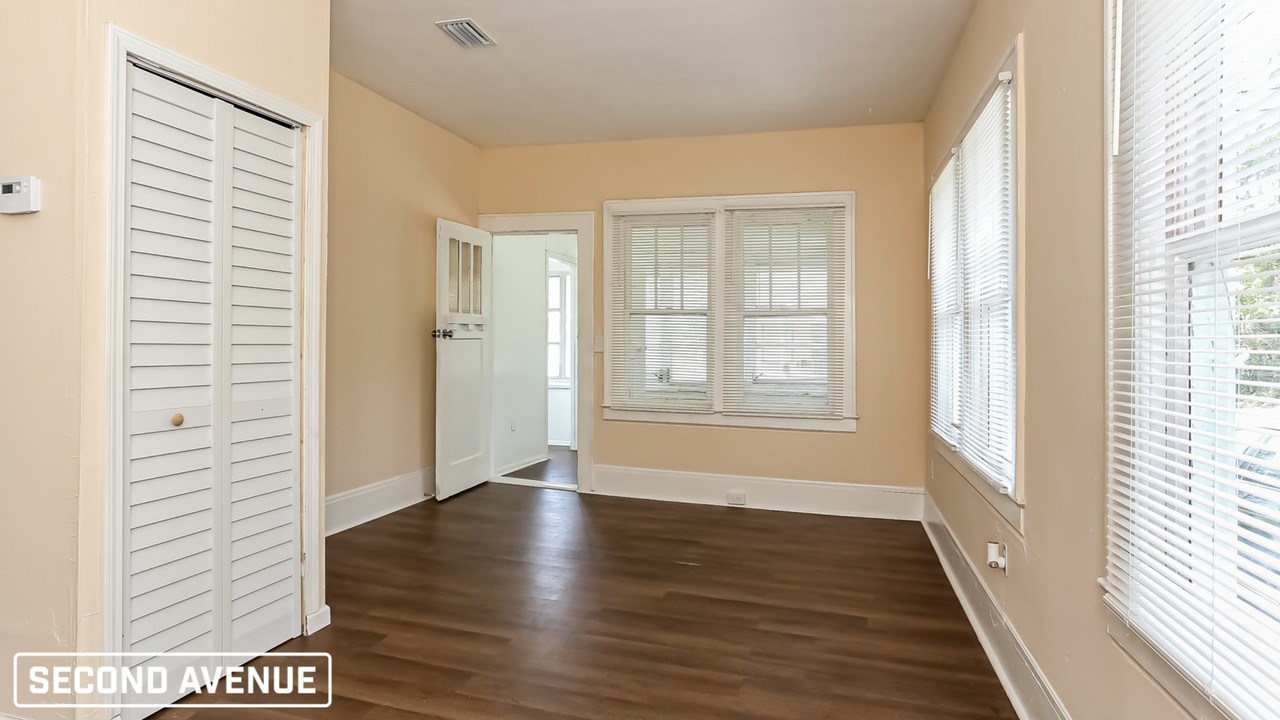 544 E 60th St - Photo 6 of 19