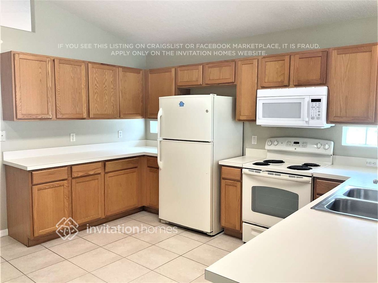 2762 Barclay Ln - Photo 5 of 16