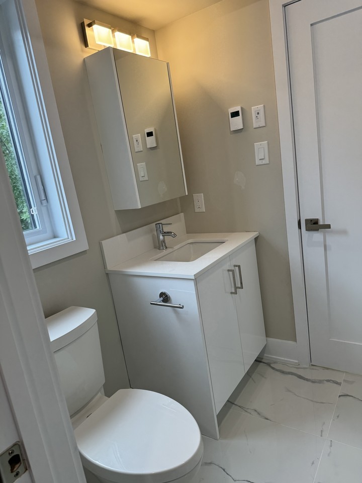 364 Winona Ave - Photo 7 of 11