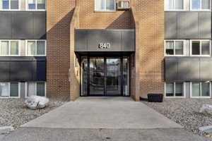 featured image of 840 Idylwyld Dr N