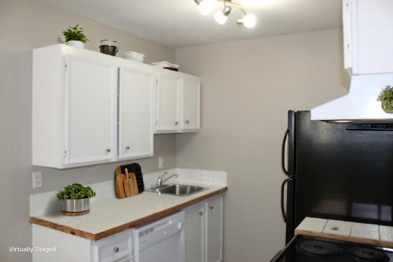 Booth Apartments - Photo 4 of 20