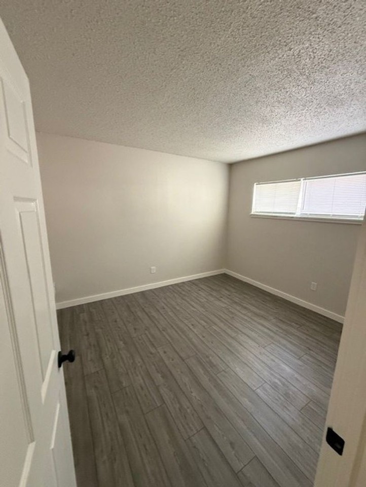 4201 Kinkead Ave - Photo 3 of 9