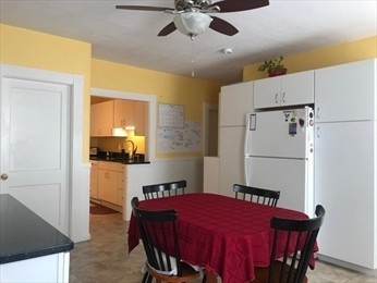 261 Middlesex St - Photo 4 of 27