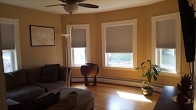 261 Middlesex St - Photo 6 of 27