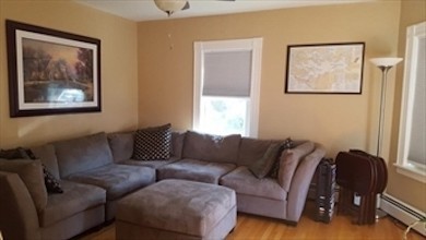261 Middlesex St - Photo 7 of 27