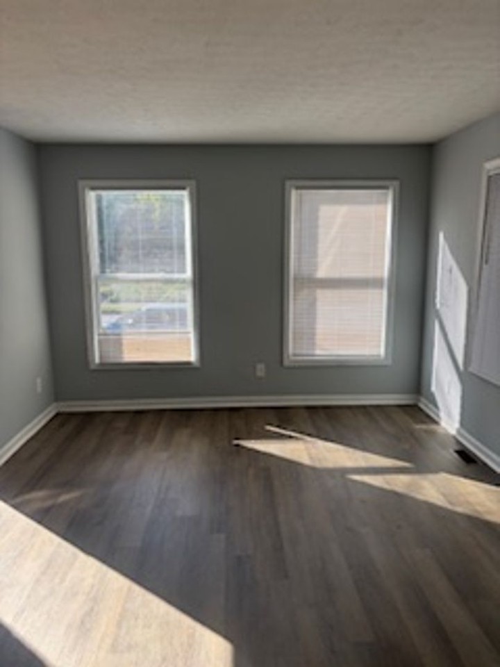 2729 W Chestnut St - Photo 4 of 16