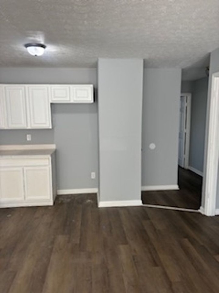2729 W Chestnut St - Photo 5 of 16