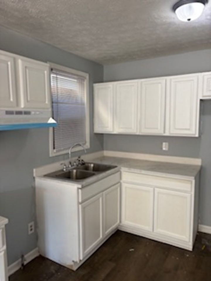 2729 W Chestnut St - Photo 6 of 16