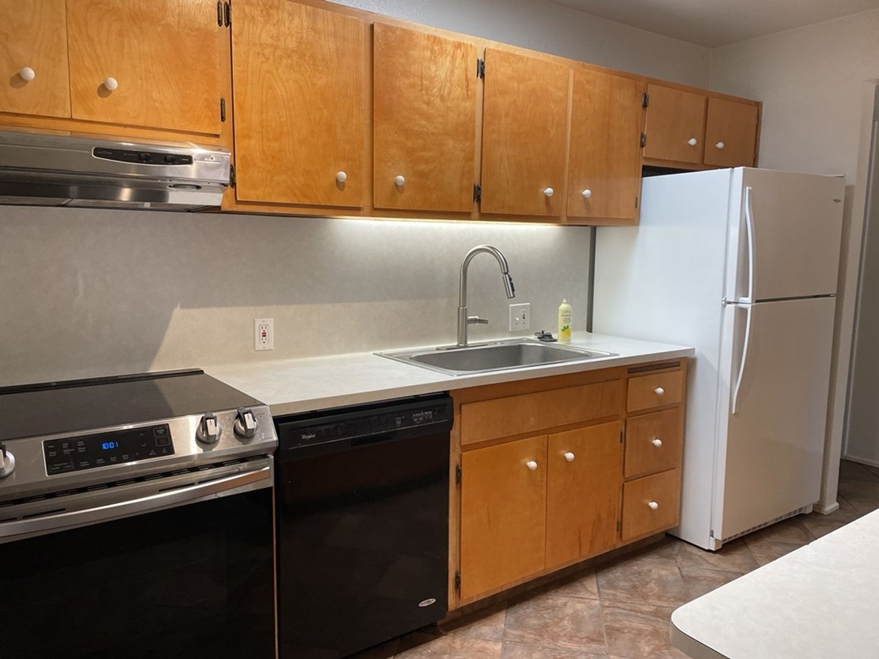 405 Jardin Pl - Photo 4 of 11