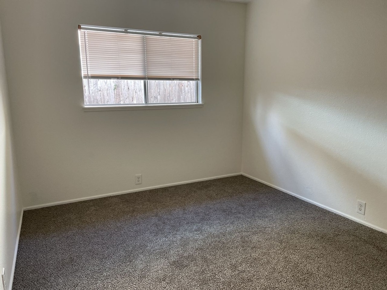 405 Jardin Pl - Photo 6 of 11