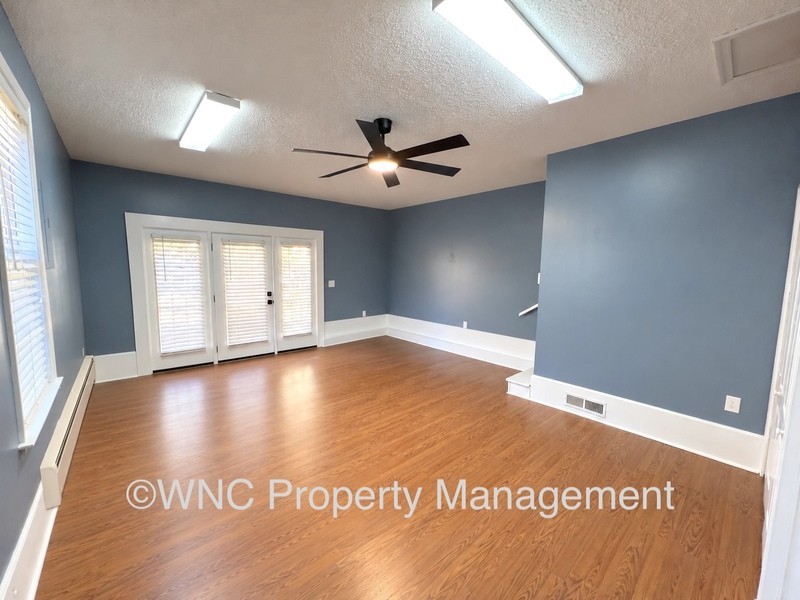 102 Southwick Ct - Photo 6 of 16