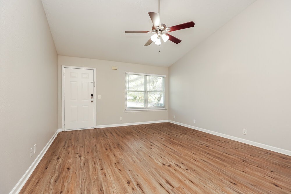 279 Bill Stewart Blvd - Photo 4 of 15