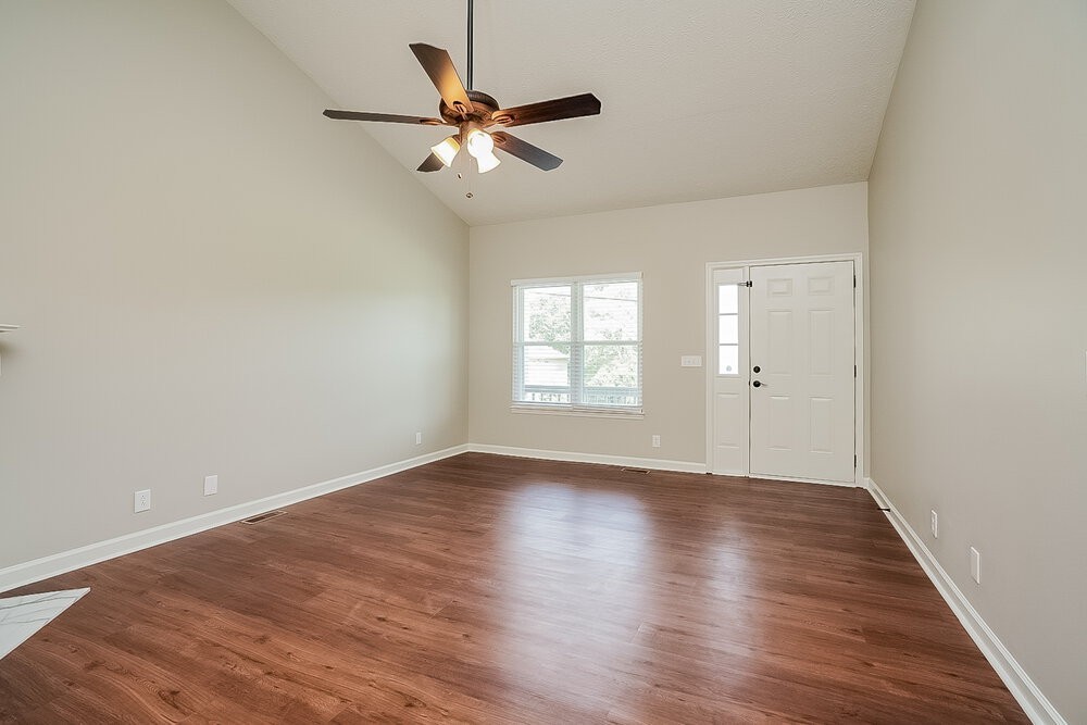 1059 Cedar Creek Village Rd - Photo 7 of 16