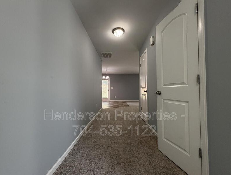 9025 Sharpes Cir - Photo 3 of 23