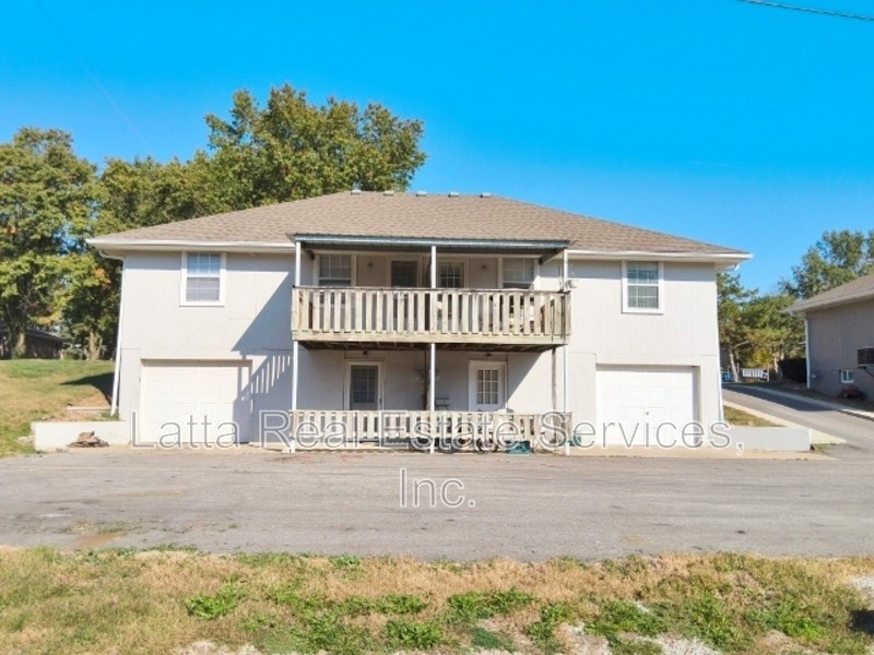401 W 30th St #B - Photo 2 of 14