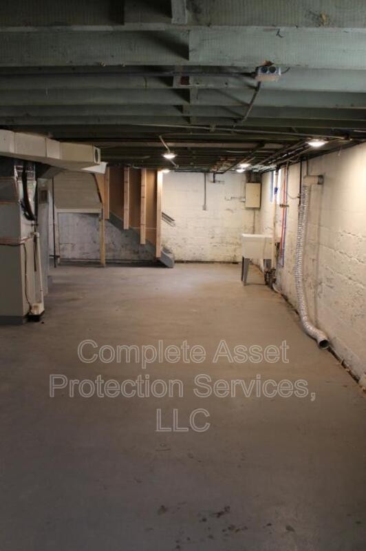 7509 Monroe Ave - Photo 2 of 11
