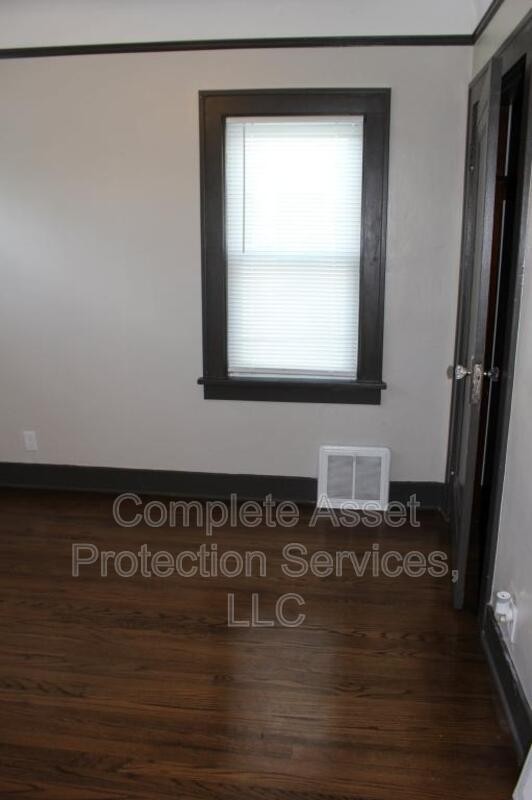7509 Monroe Ave - Photo 4 of 11