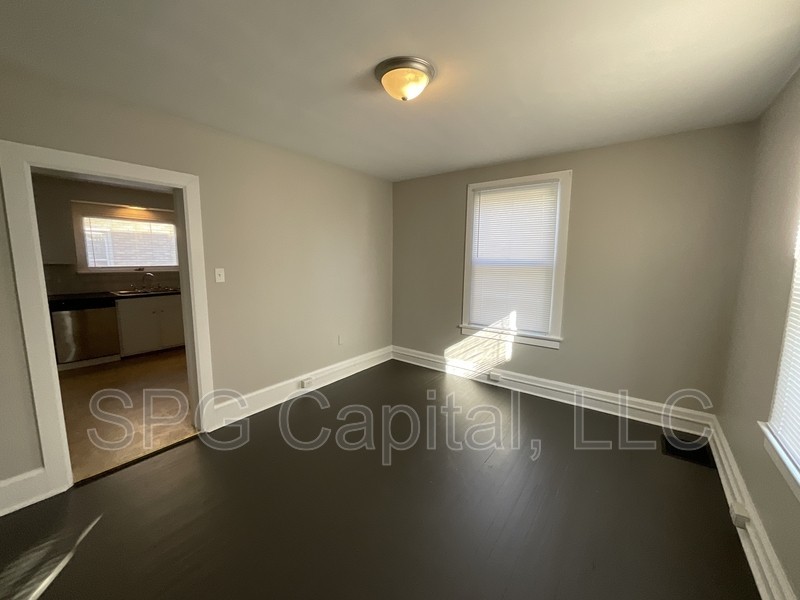 507 E Liberty St - Photo 2 of 12