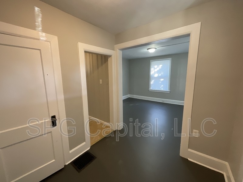 507 E Liberty St - Photo 3 of 12