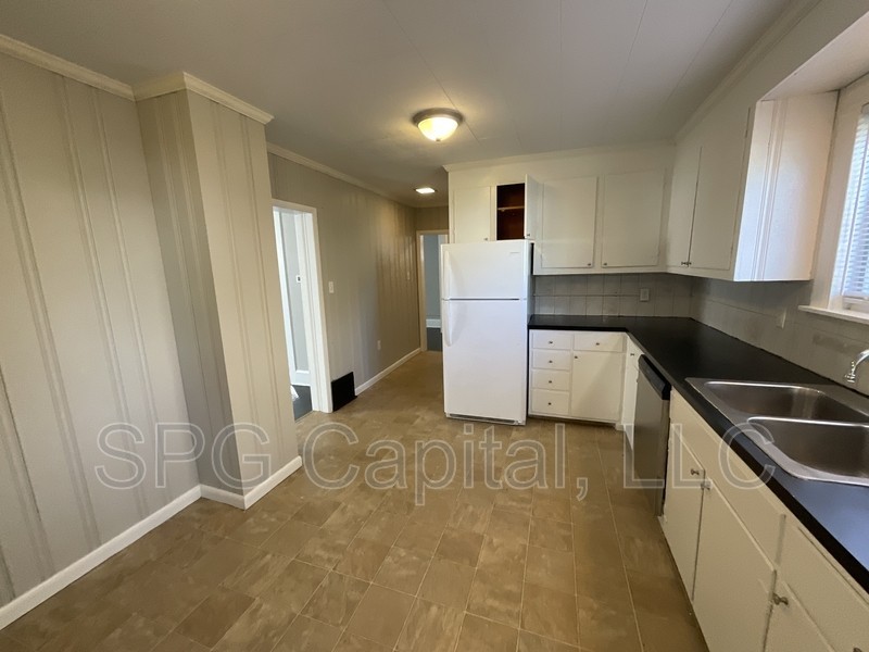 507 E Liberty St - Photo 4 of 12