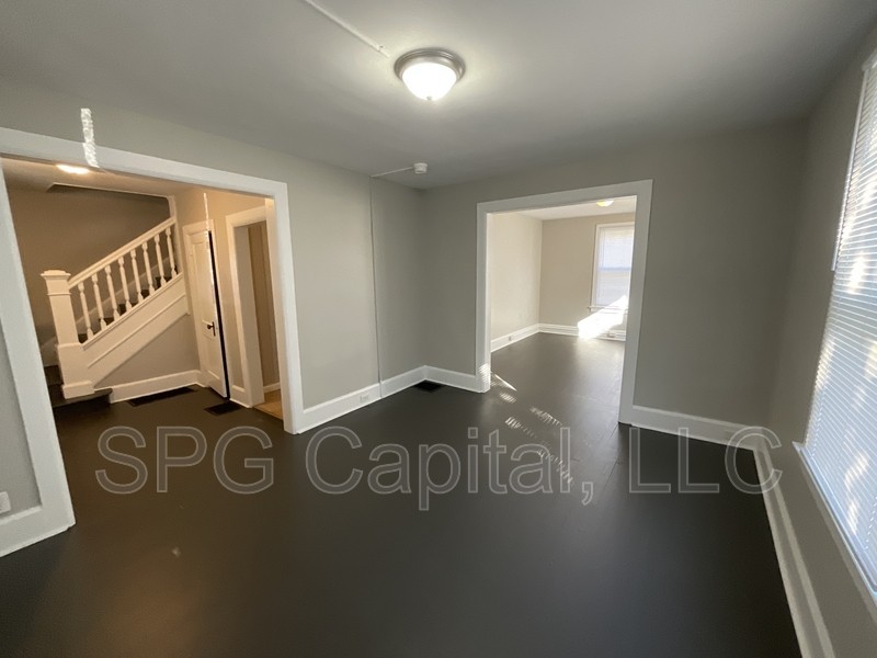 507 E Liberty St - Photo 6 of 12